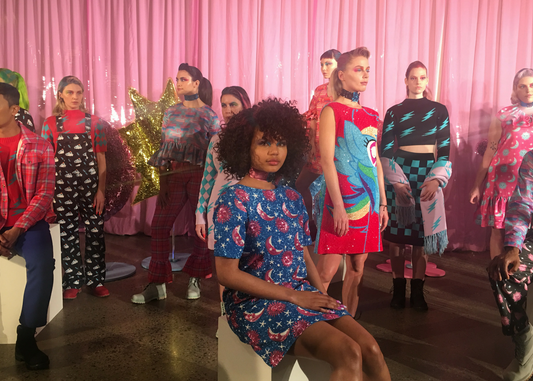Hayley Elsaesser Delivers 90s Nostalgia at NYFW